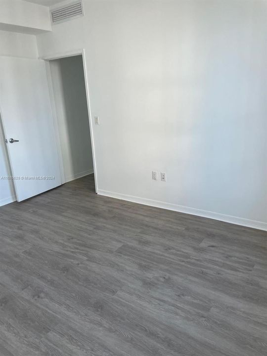 For Rent: $3,450 (1 beds, 1 baths, 702 Square Feet)