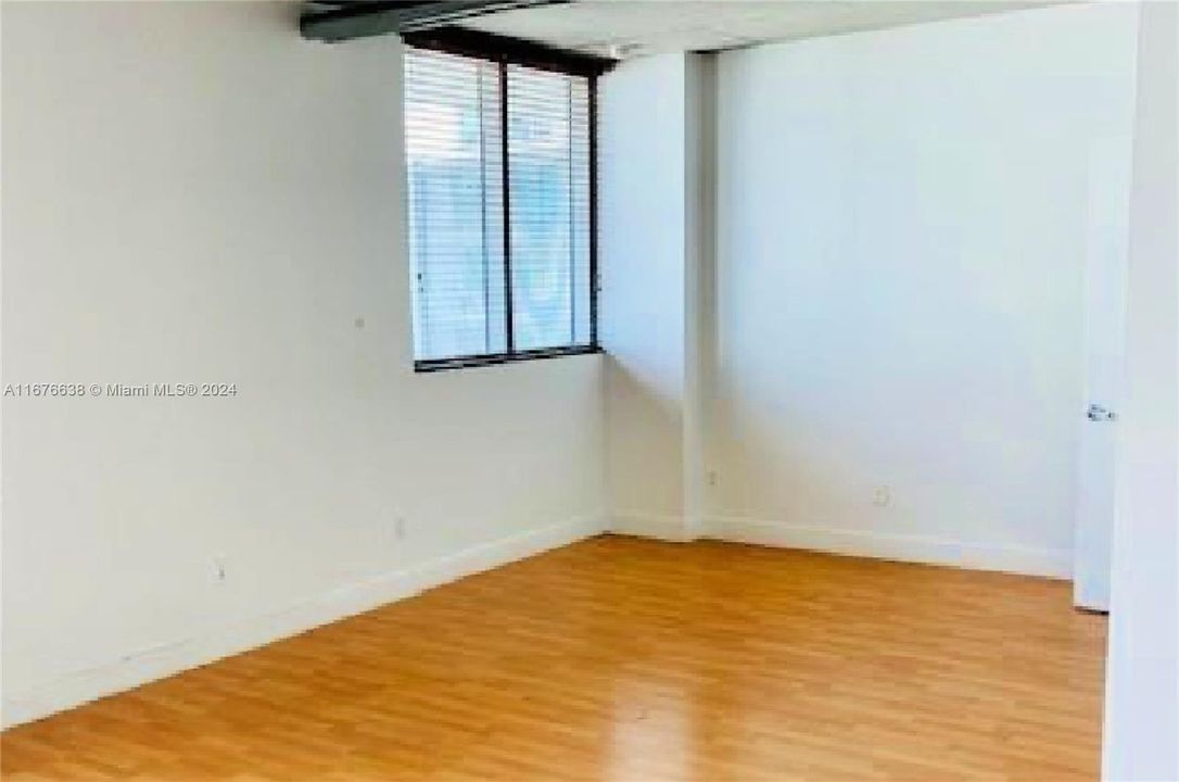 En Venta: $360,000 (0 camas, 1 baños, 638 Pies cuadrados)