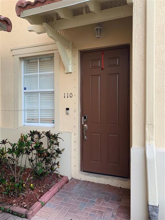 For Rent: $2,850 (3 beds, 2 baths, 1379 Square Feet)