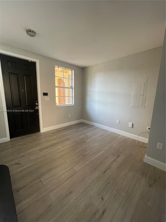 For Rent: $2,850 (3 beds, 2 baths, 1379 Square Feet)