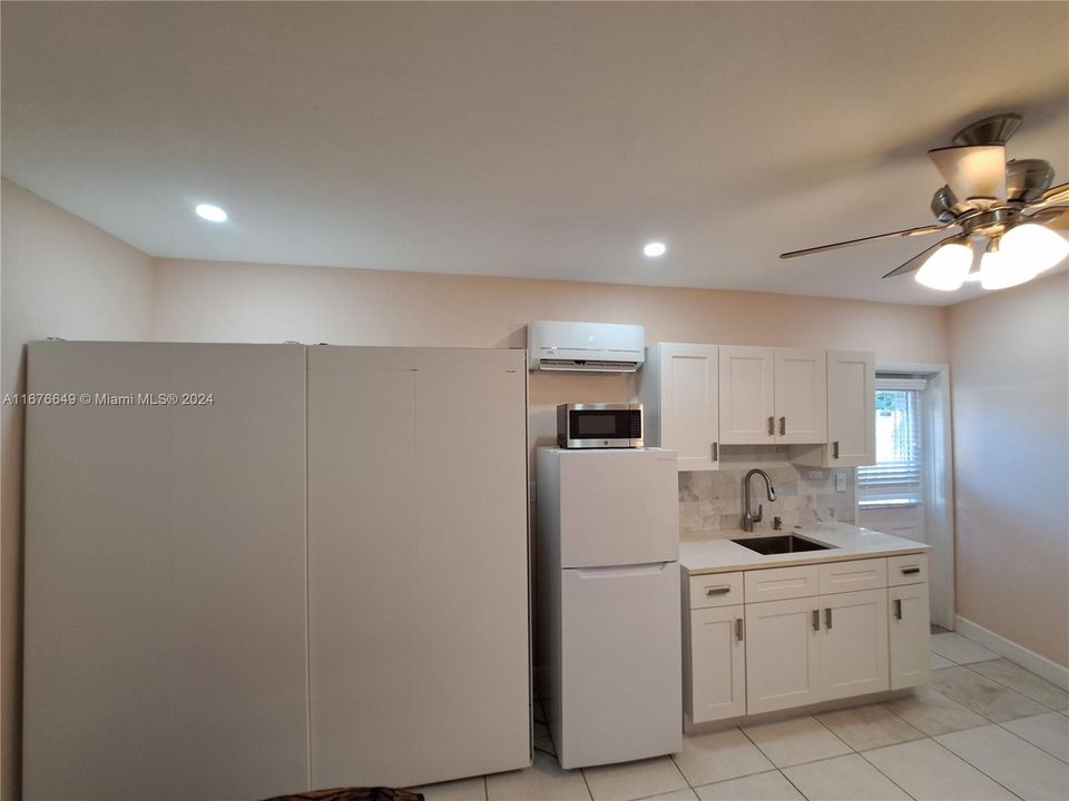 For Rent: $1,250 (0 beds, 1 baths, 1188 Square Feet)