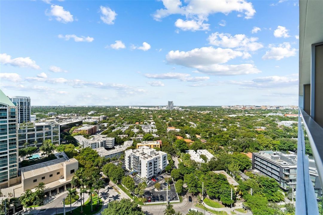 For Sale: $1,995,000 (2 beds, 2 baths, 981 Square Feet)