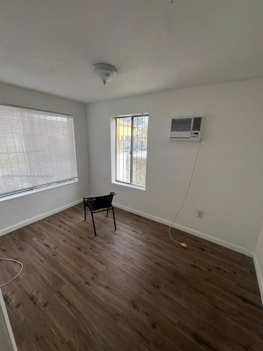 For Rent: $1,591 (1 beds, 1 baths, 3731 Square Feet)