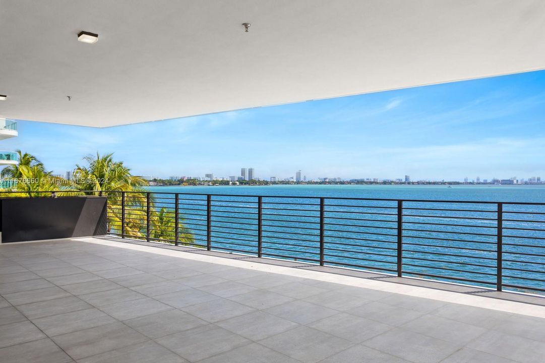 For Sale: $3,400,000 (3 beds, 3 baths, 2210 Square Feet)