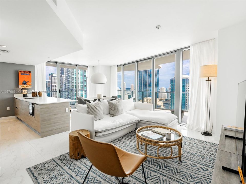 For Sale: $1,075,000 (2 beds, 2 baths, 1279 Square Feet)