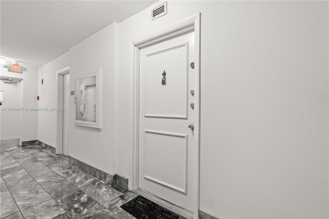 For Sale: $249,000 (2 beds, 2 baths, 1050 Square Feet)