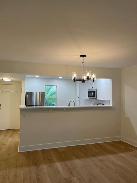 For Sale: $1,800 (2 beds, 2 baths, 1010 Square Feet)