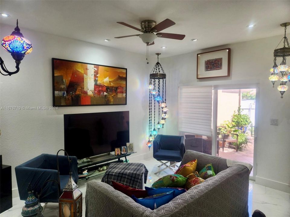 For Sale: $445,500 (3 beds, 2 baths, 1580 Square Feet)