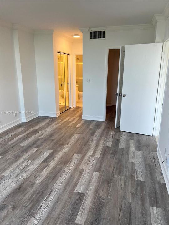 For Rent: $2,250 (1 beds, 1 baths, 827 Square Feet)