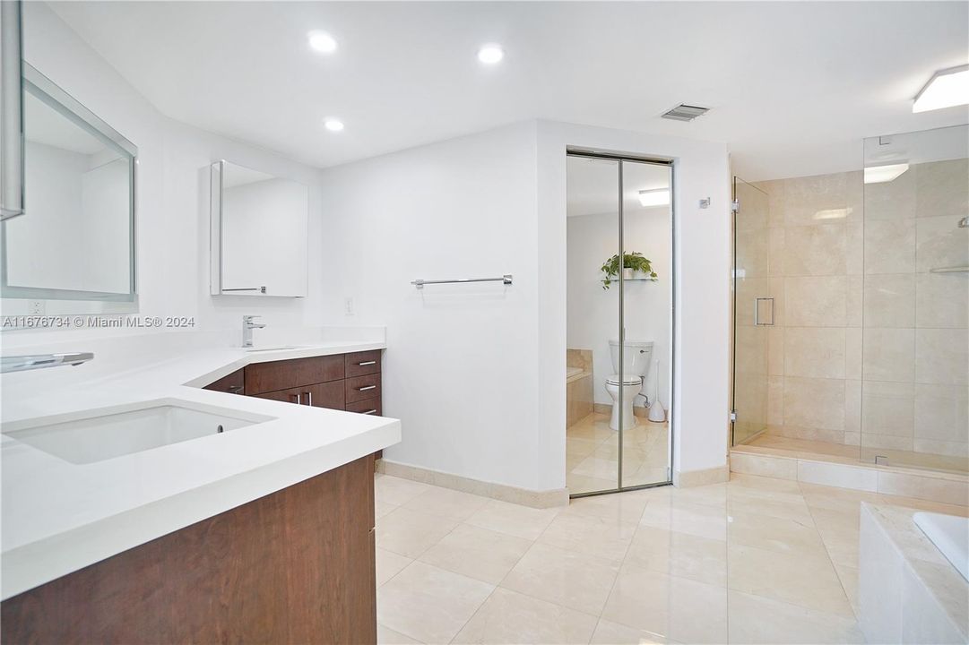 For Sale: $2,150,000 (3 beds, 2 baths, 1930 Square Feet)