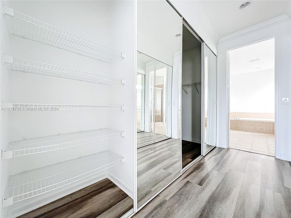 Recently Sold: $529,999 (5 beds, 4 baths, 3502 Square Feet)