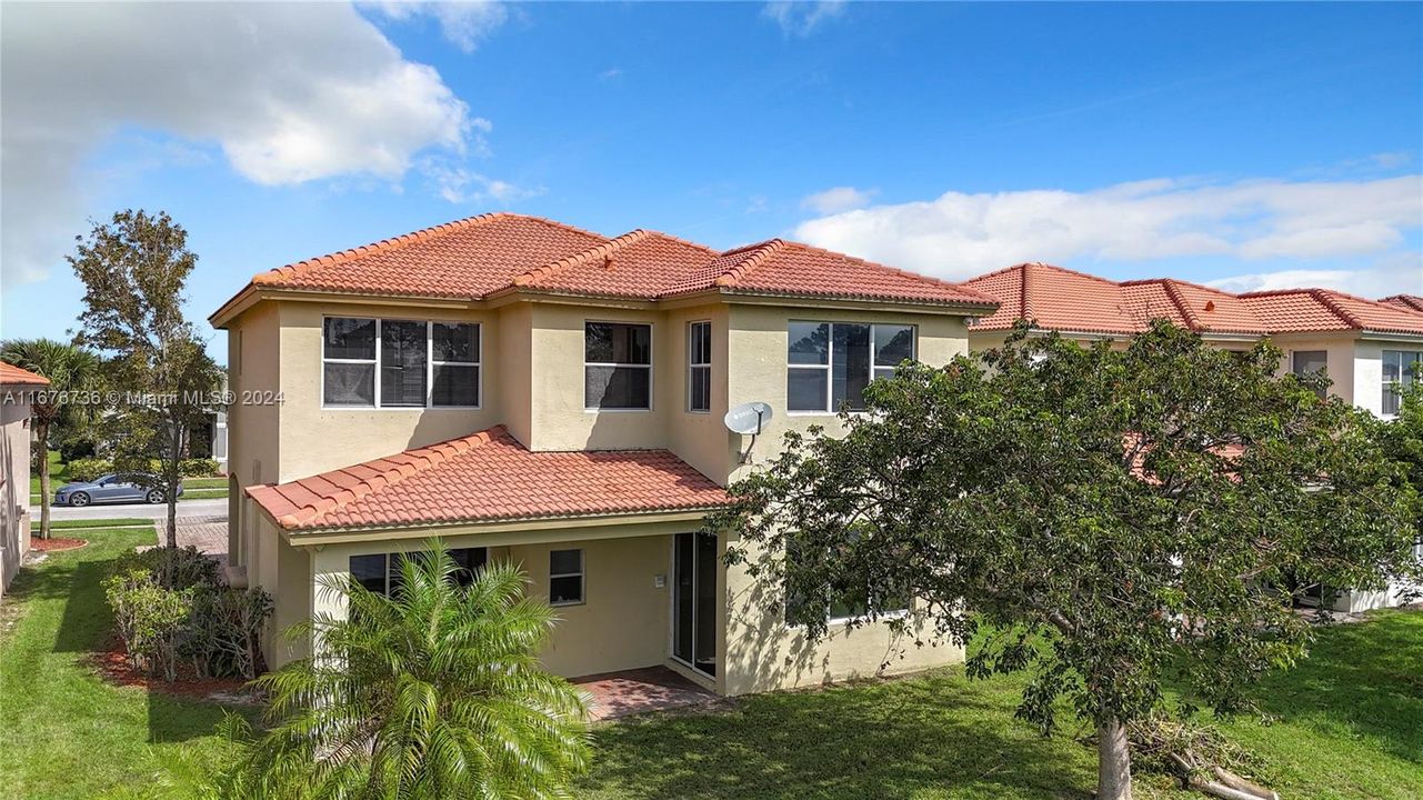 Recently Sold: $529,999 (5 beds, 4 baths, 3502 Square Feet)