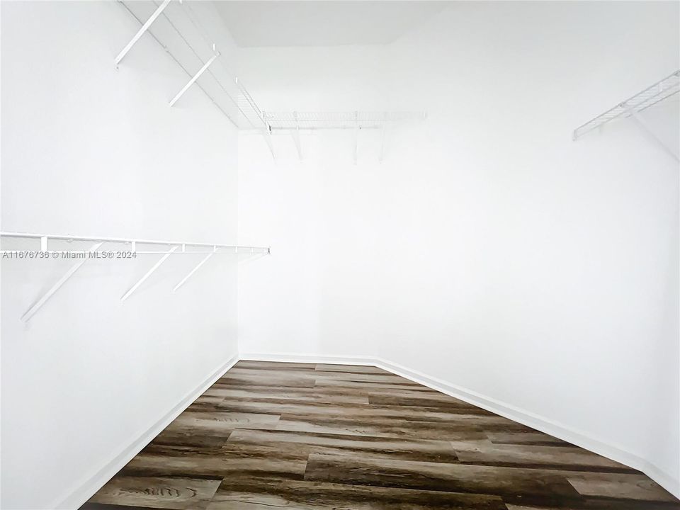 Recently Sold: $529,999 (5 beds, 4 baths, 3502 Square Feet)