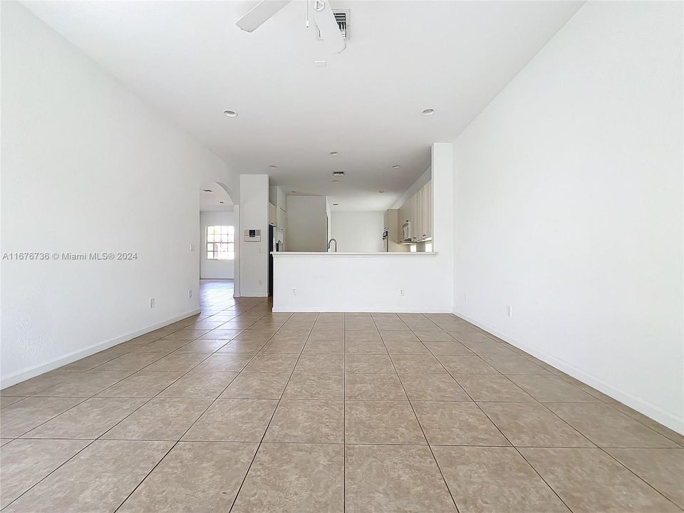 Recently Sold: $529,999 (5 beds, 4 baths, 3502 Square Feet)