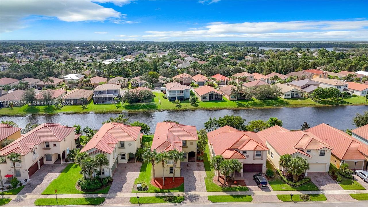 Recently Sold: $529,999 (5 beds, 4 baths, 3502 Square Feet)