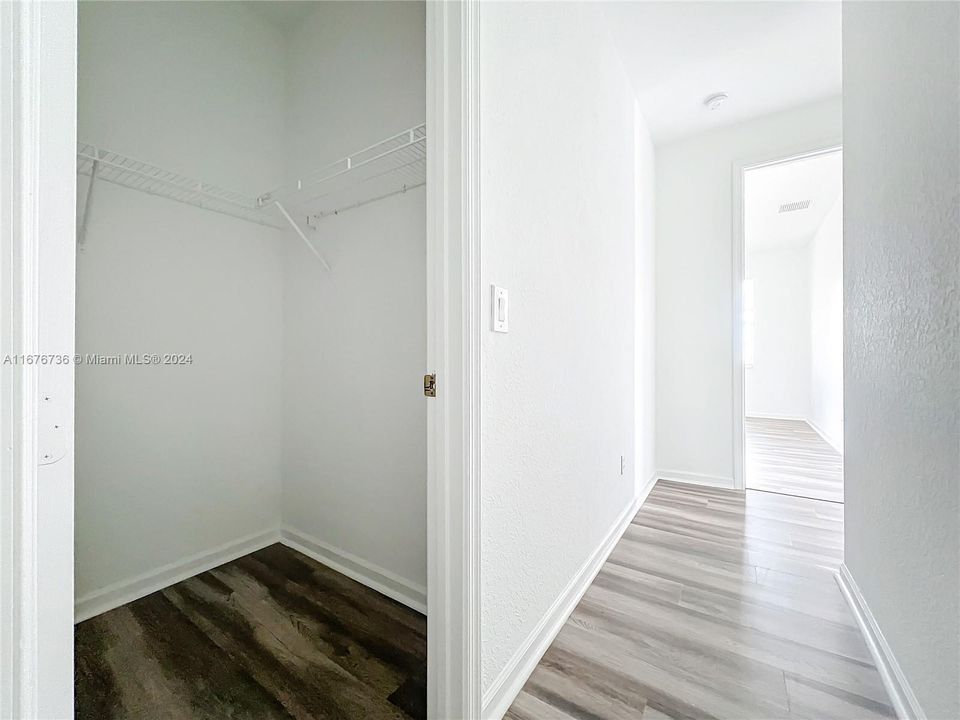 Recently Sold: $529,999 (5 beds, 4 baths, 3502 Square Feet)