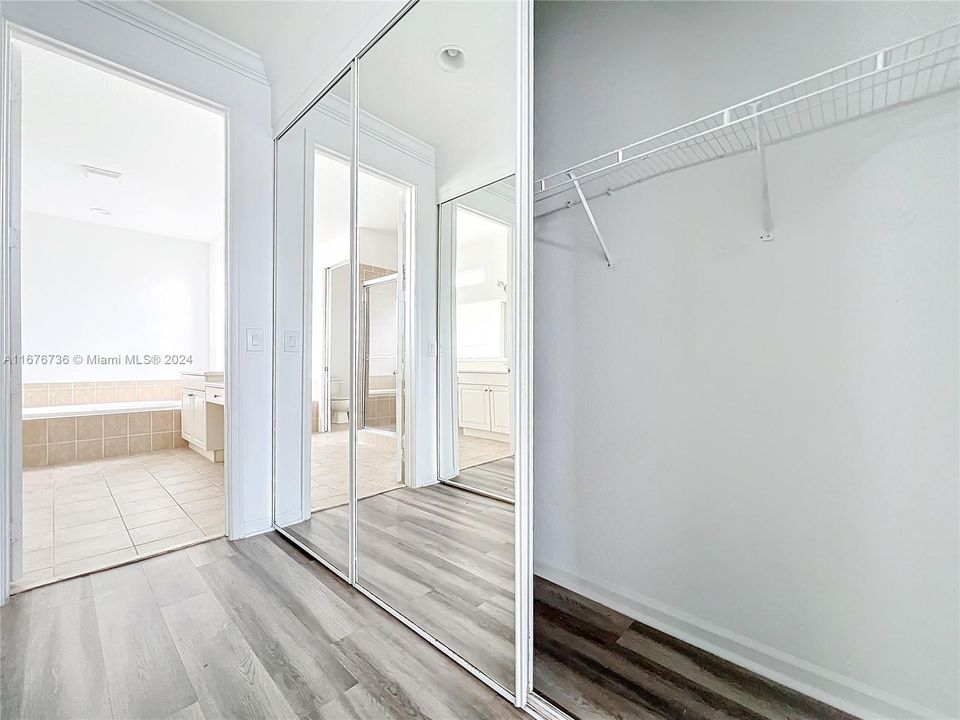 Recently Sold: $529,999 (5 beds, 4 baths, 3502 Square Feet)