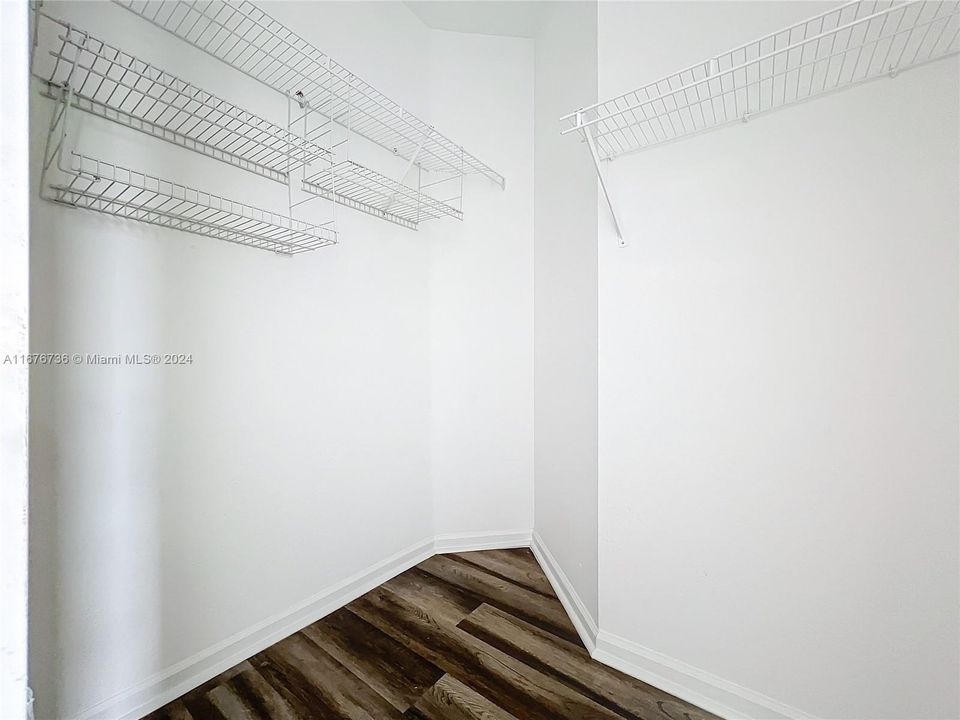 Recently Sold: $529,999 (5 beds, 4 baths, 3502 Square Feet)