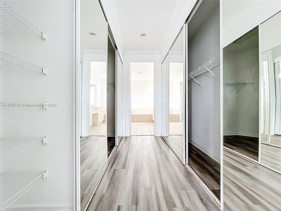 Recently Sold: $529,999 (5 beds, 4 baths, 3502 Square Feet)