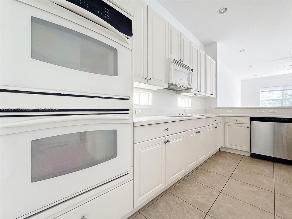 Recently Sold: $529,999 (5 beds, 4 baths, 3502 Square Feet)