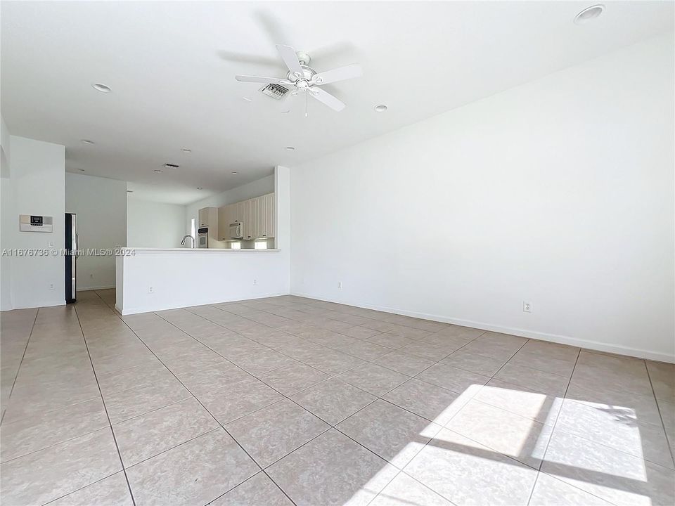 Recently Sold: $529,999 (5 beds, 4 baths, 3502 Square Feet)