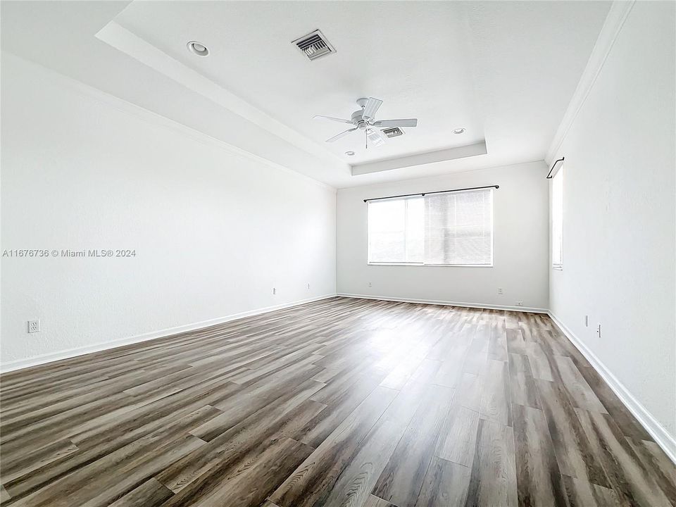 Recently Sold: $529,999 (5 beds, 4 baths, 3502 Square Feet)