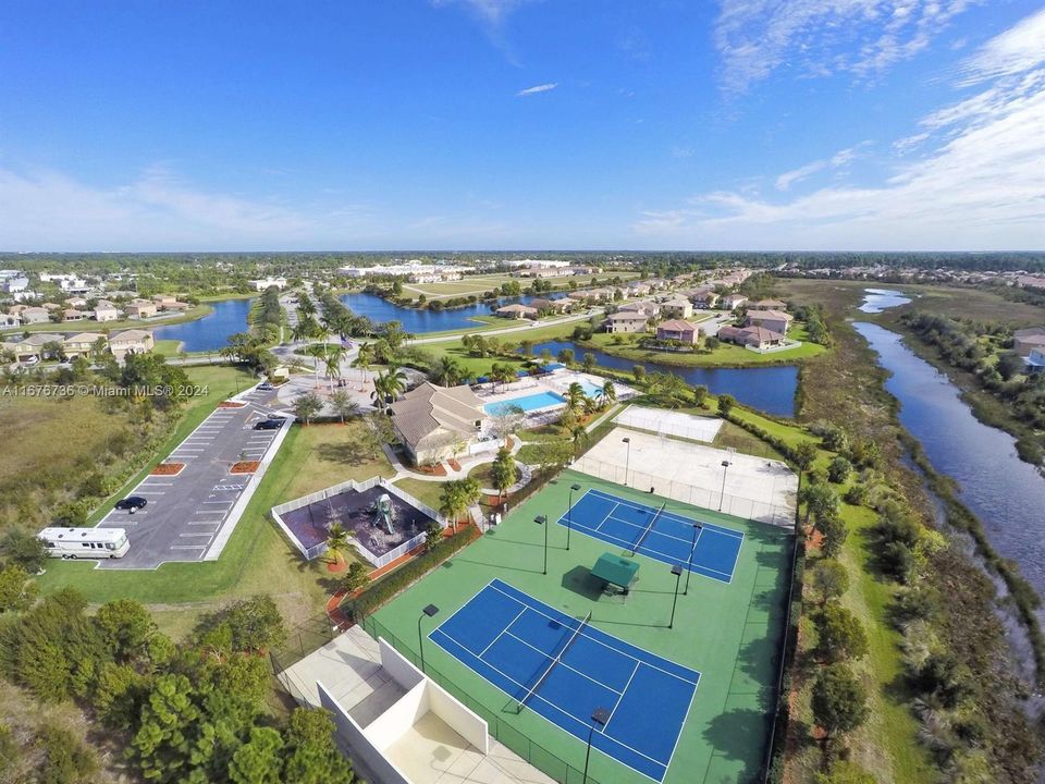 Recently Sold: $529,999 (5 beds, 4 baths, 3502 Square Feet)