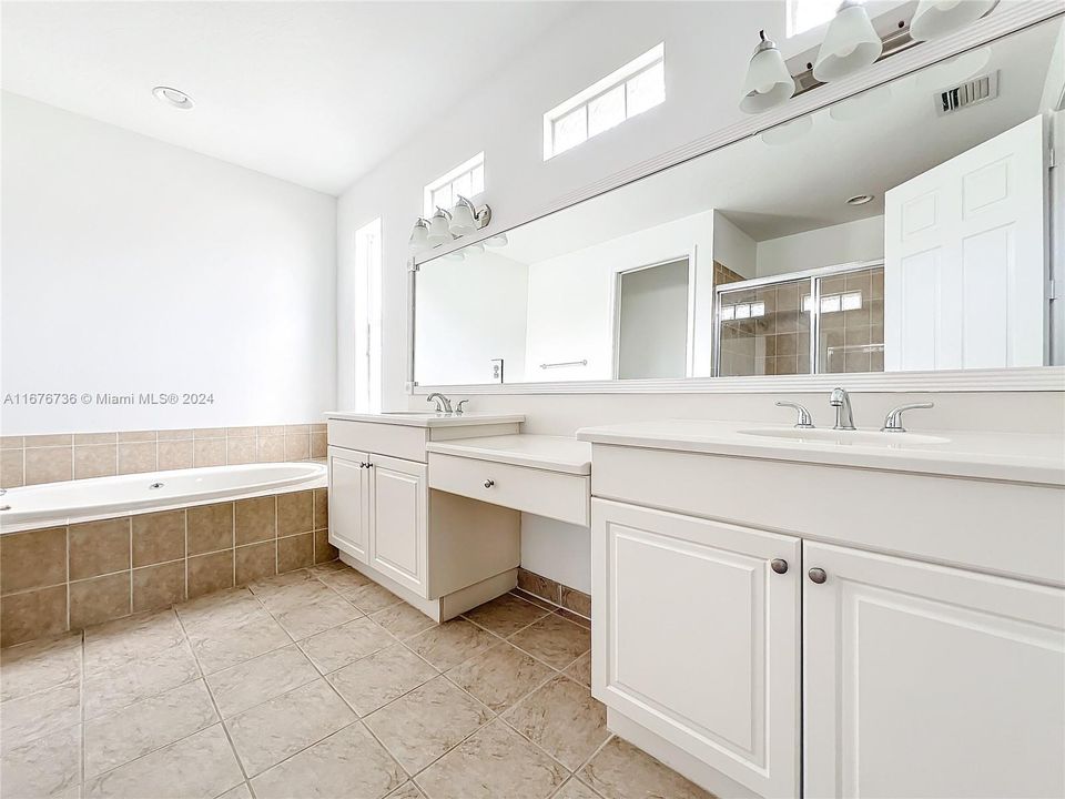 Recently Sold: $529,999 (5 beds, 4 baths, 3502 Square Feet)