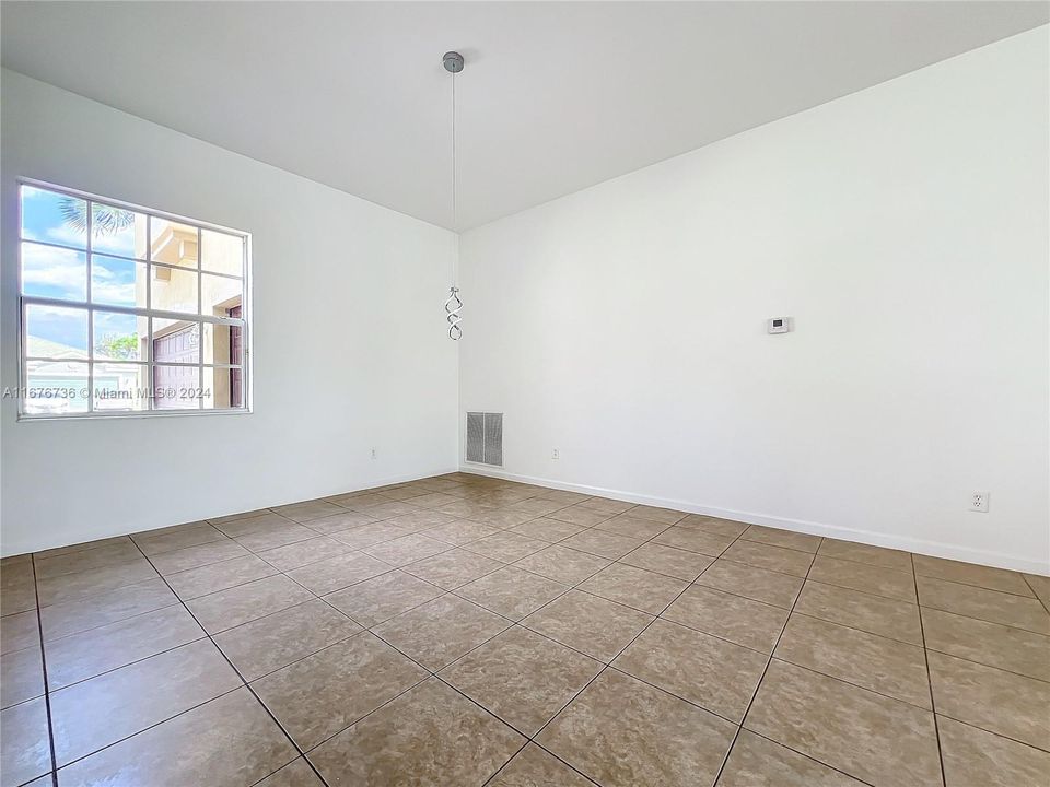 Recently Sold: $529,999 (5 beds, 4 baths, 3502 Square Feet)