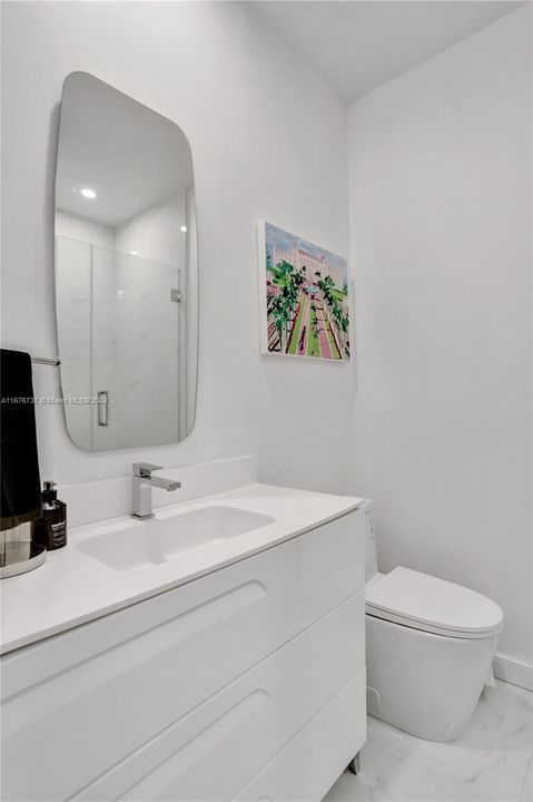 For Sale: $365,000 (1 beds, 1 baths, 511 Square Feet)