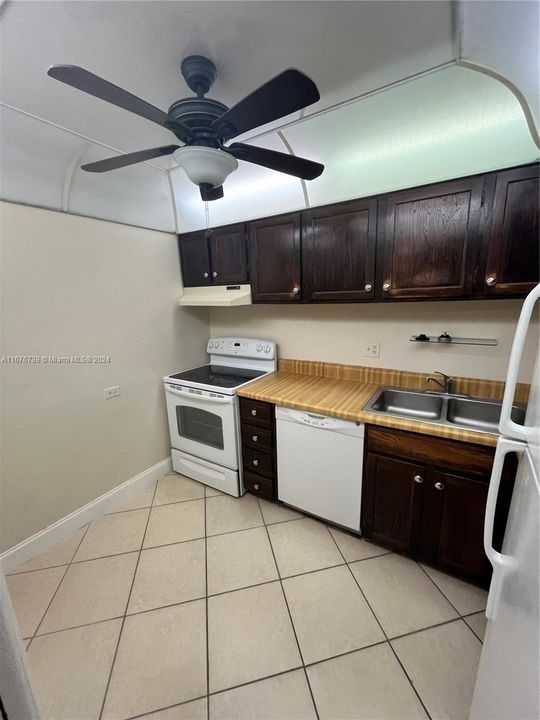 For Rent: $1,600 (1 beds, 1 baths, 800 Square Feet)