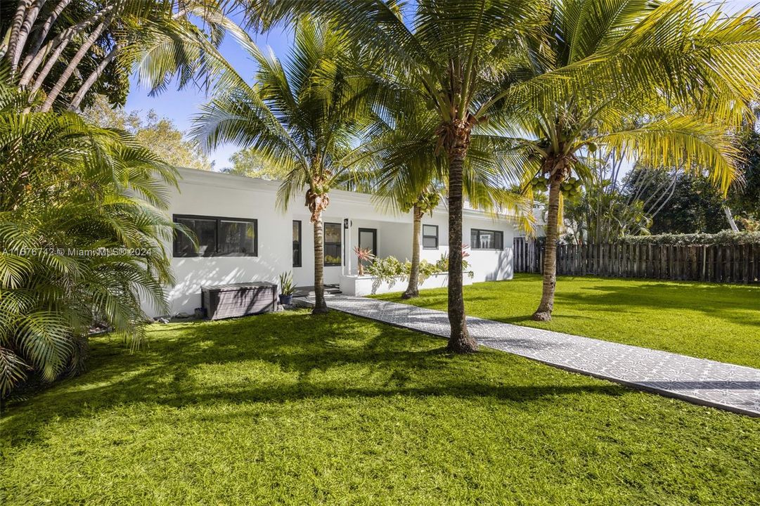 En Venta: $3,525,000 (3 camas, 3 baños, 1920 Pies cuadrados)