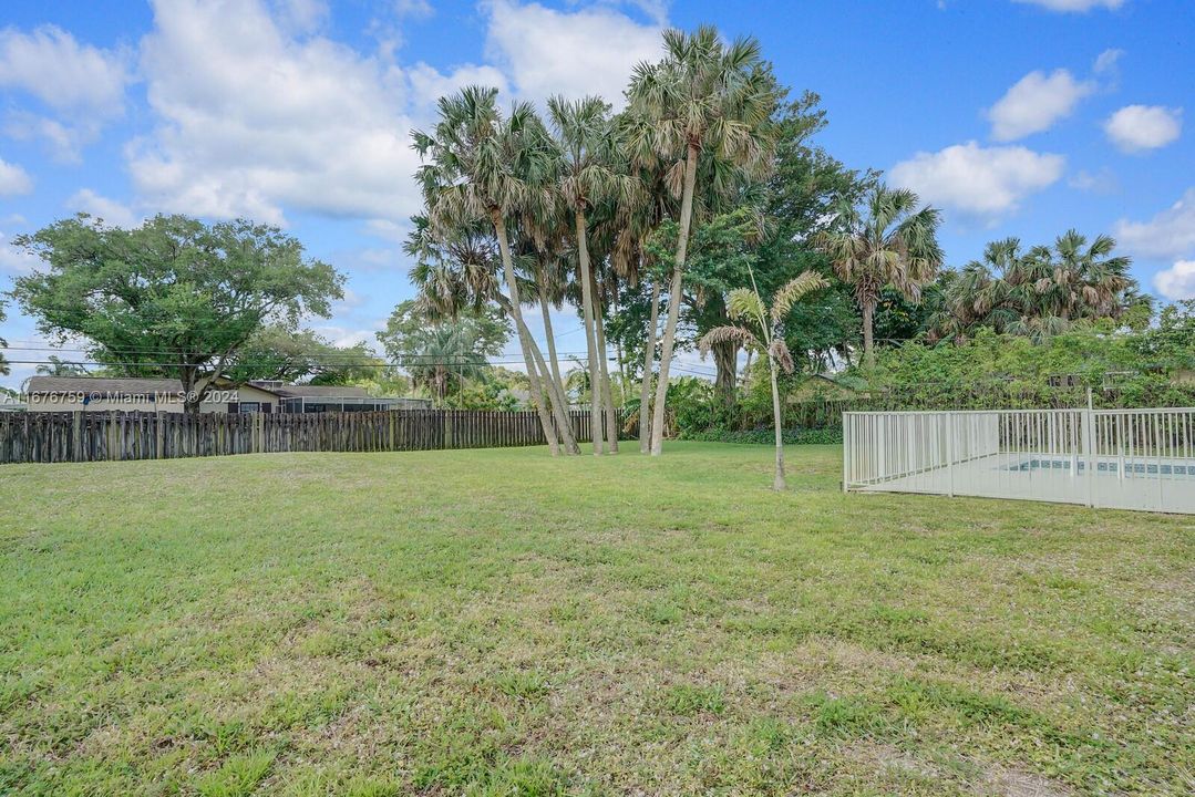 For Sale: $835,000 (4 beds, 2 baths, 1714 Square Feet)