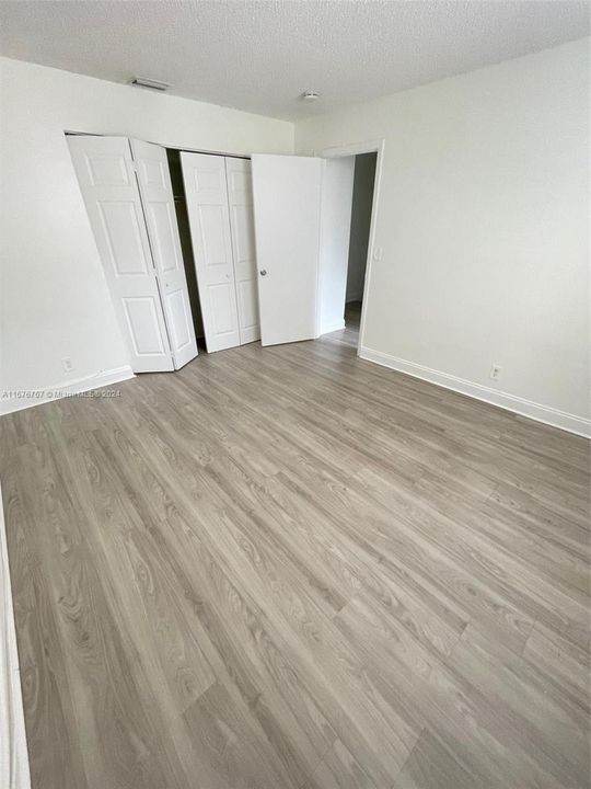 For Rent: $2,300 (3 beds, 2 baths, 1070 Square Feet)