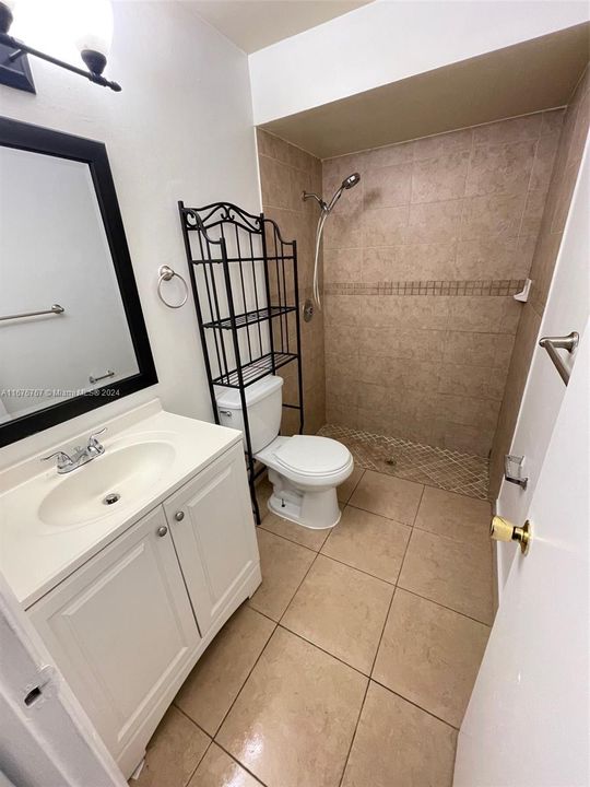 For Rent: $2,300 (3 beds, 2 baths, 1070 Square Feet)