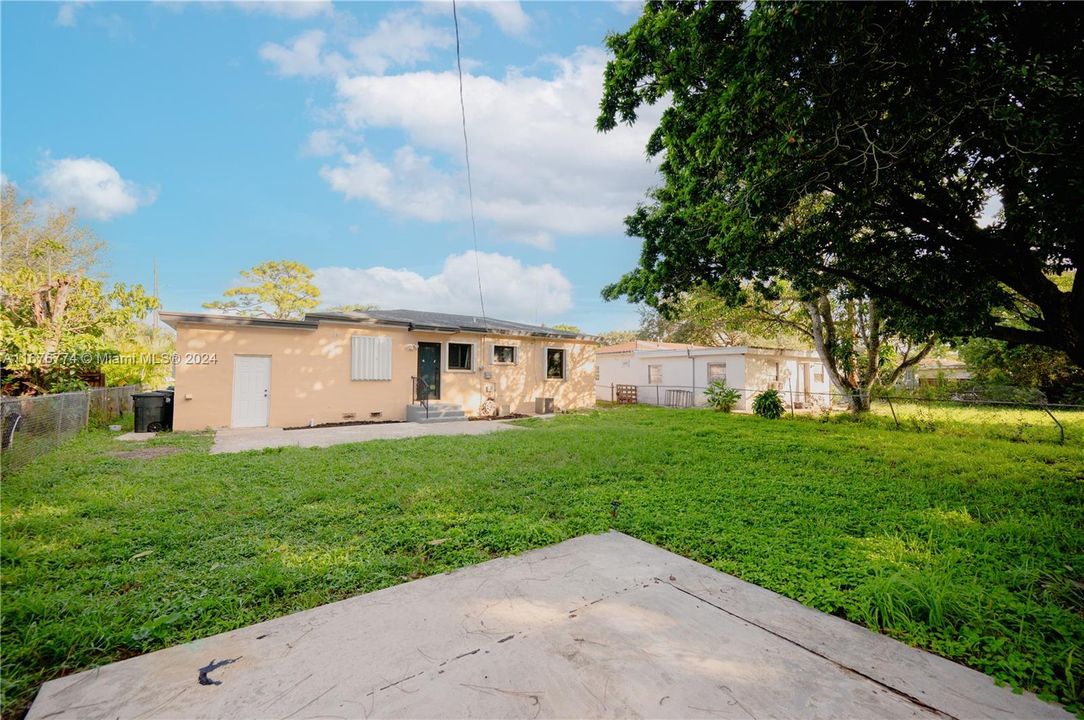 For Sale: $460,000 (3 beds, 1 baths, 950 Square Feet)