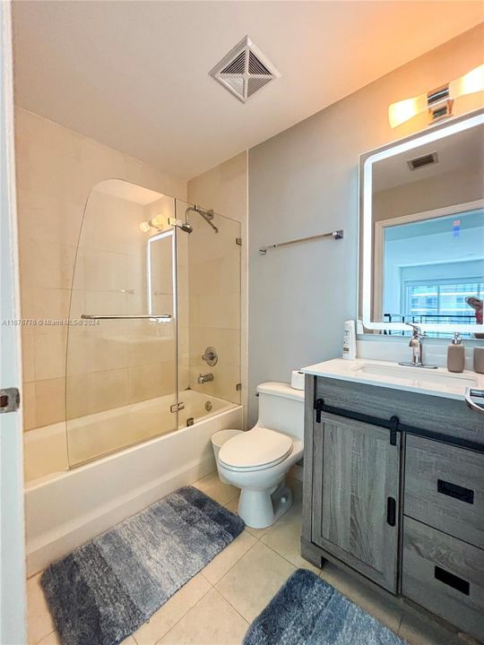 For Sale: $499,000 (1 beds, 1 baths, 780 Square Feet)