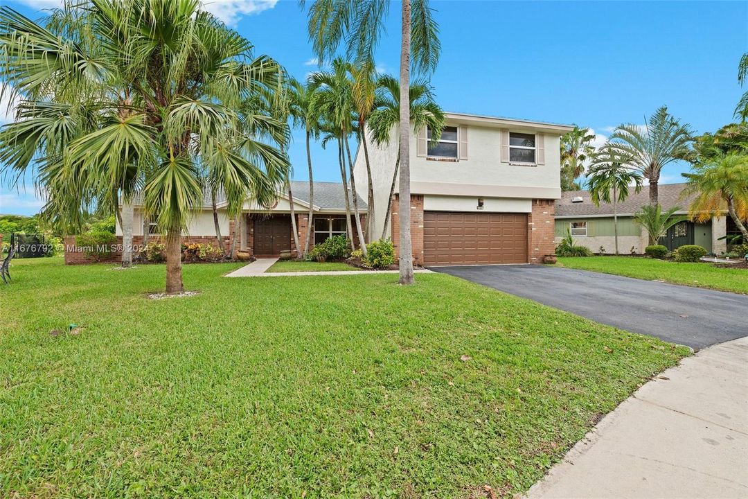 For Sale: $750,000 (3 beds, 2 baths, 2226 Square Feet)