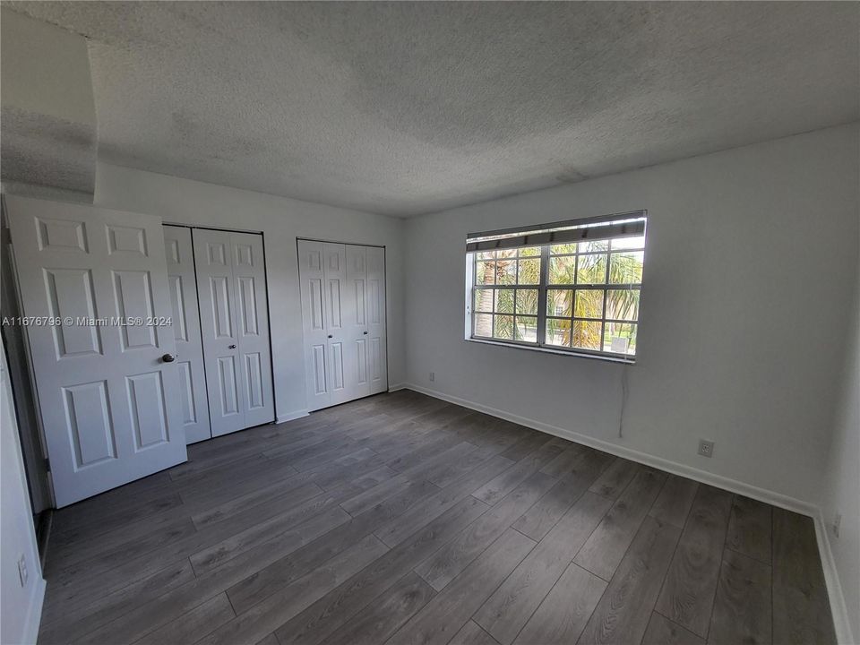 For Rent: $2,250 (2 beds, 2 baths, 985 Square Feet)