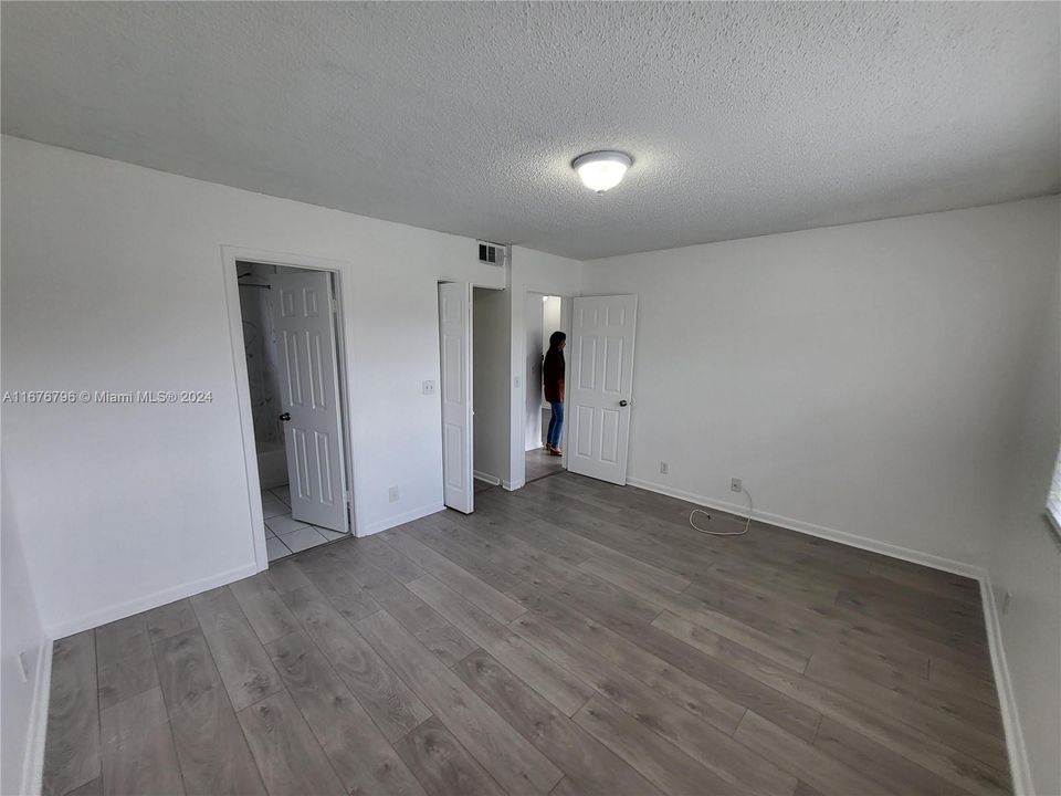 For Rent: $2,250 (2 beds, 2 baths, 985 Square Feet)