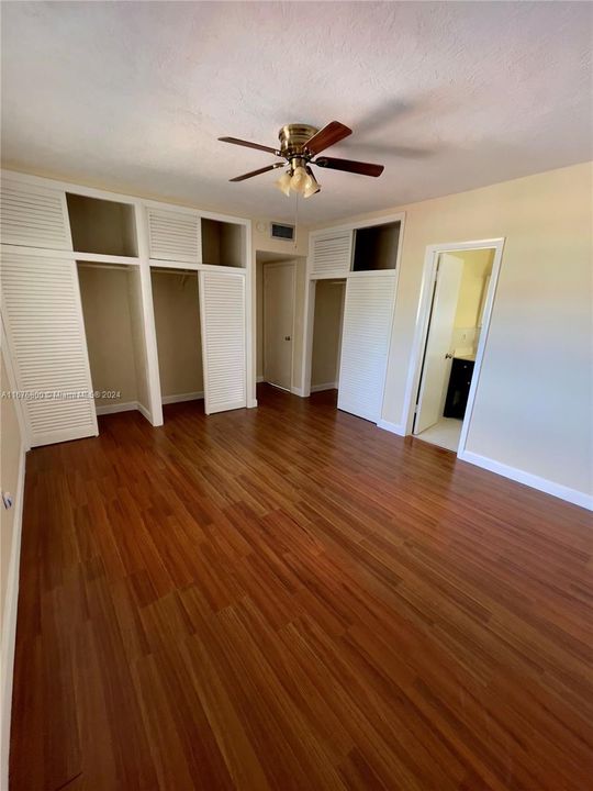 For Rent: $2,200 (2 beds, 2 baths, 942 Square Feet)