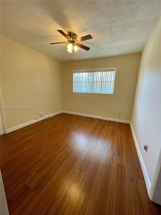 For Rent: $2,200 (2 beds, 2 baths, 942 Square Feet)