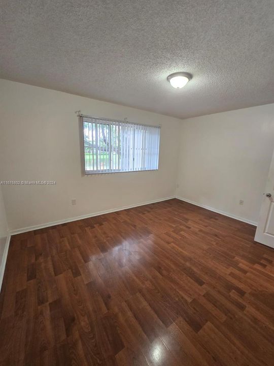 For Rent: $2,800 (3 beds, 2 baths, 1450 Square Feet)