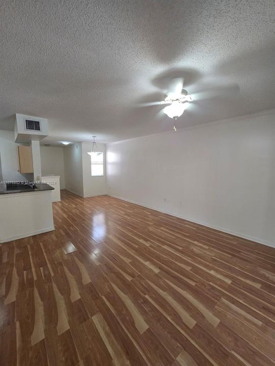 For Rent: $2,800 (3 beds, 2 baths, 1450 Square Feet)