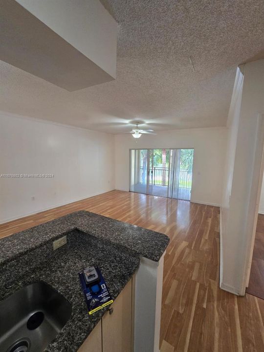 For Rent: $2,800 (3 beds, 2 baths, 1450 Square Feet)