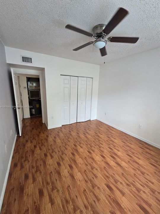 For Rent: $2,800 (3 beds, 2 baths, 1450 Square Feet)