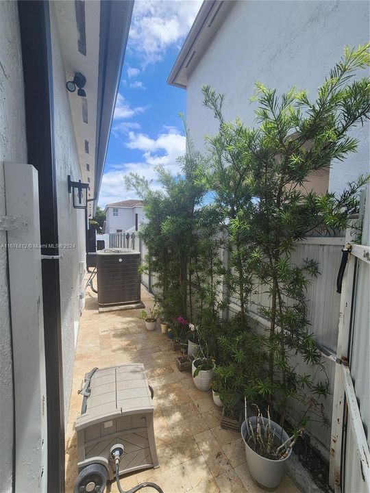 En Venta: $950,000 (4 camas, 3 baños, 2124 Pies cuadrados)