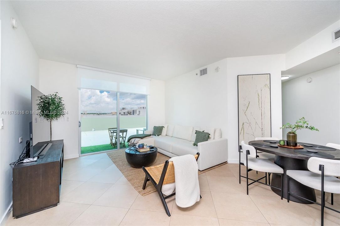 For Sale: $499,900 (2 beds, 2 baths, 1150 Square Feet)