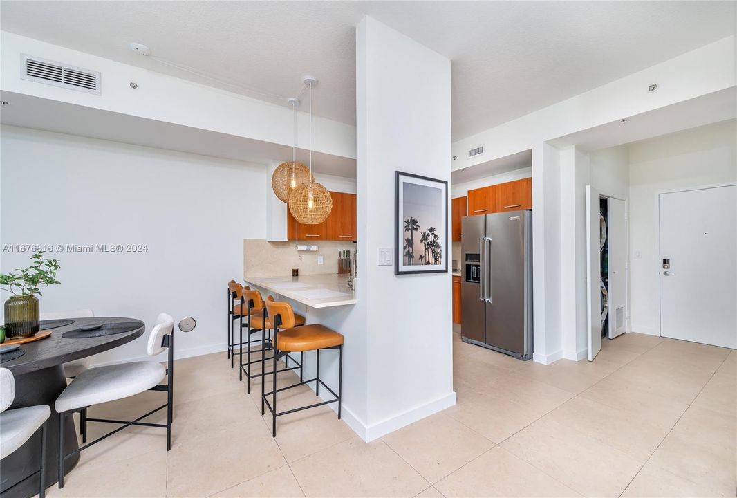 For Sale: $499,900 (2 beds, 2 baths, 1150 Square Feet)