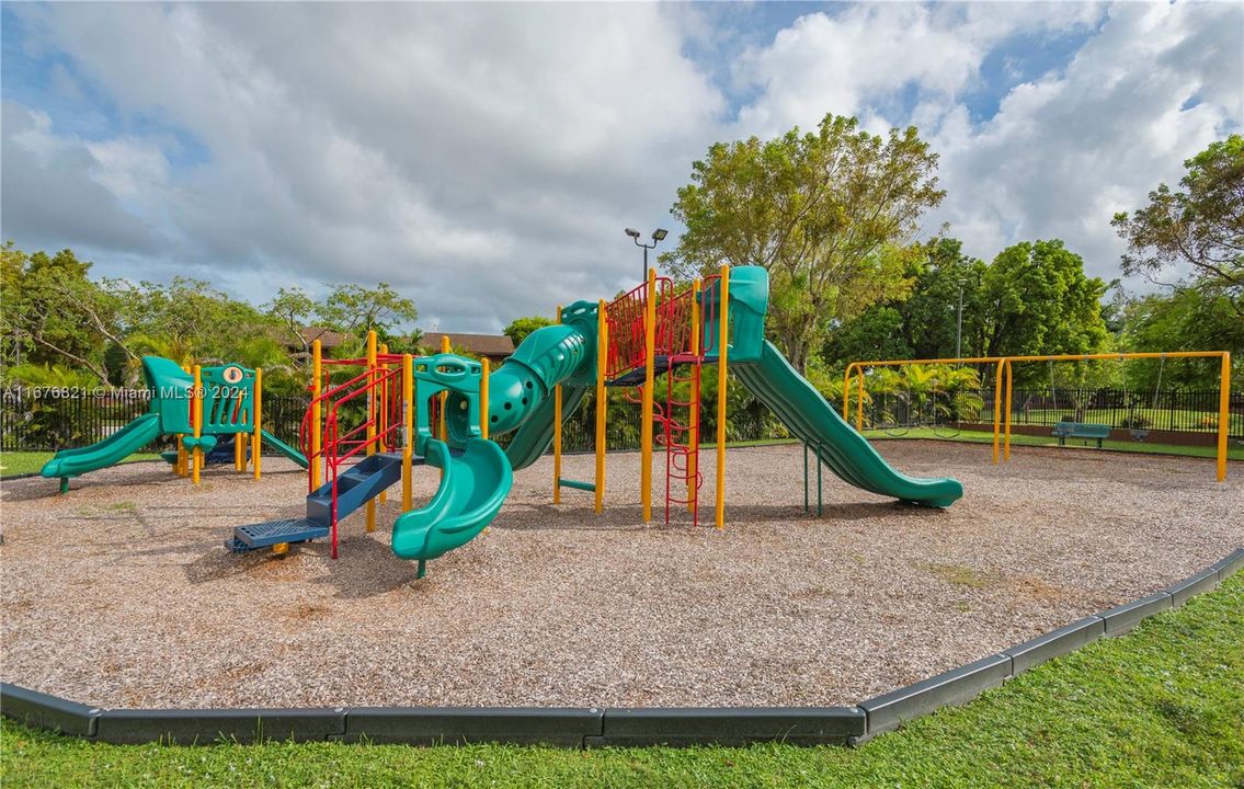 Double Playground: for kids and toddlers!